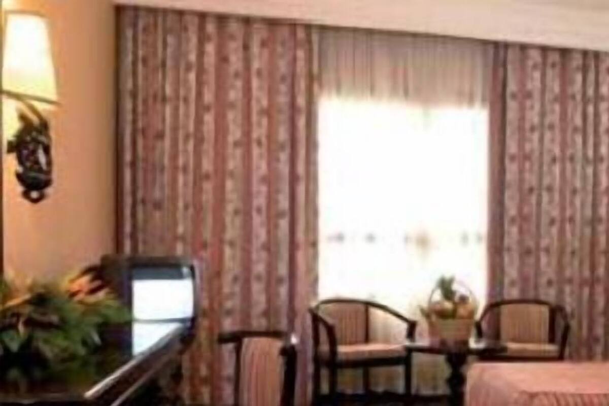 ميني بار وواي فاي مجانًا ومُنبهات