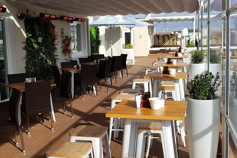 Méndez Núñez Hotel