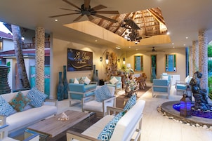 Sala de estar en el lobby