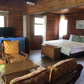 Premium bedding, desk - Le Jardin Des Palmes (Mahé Island)