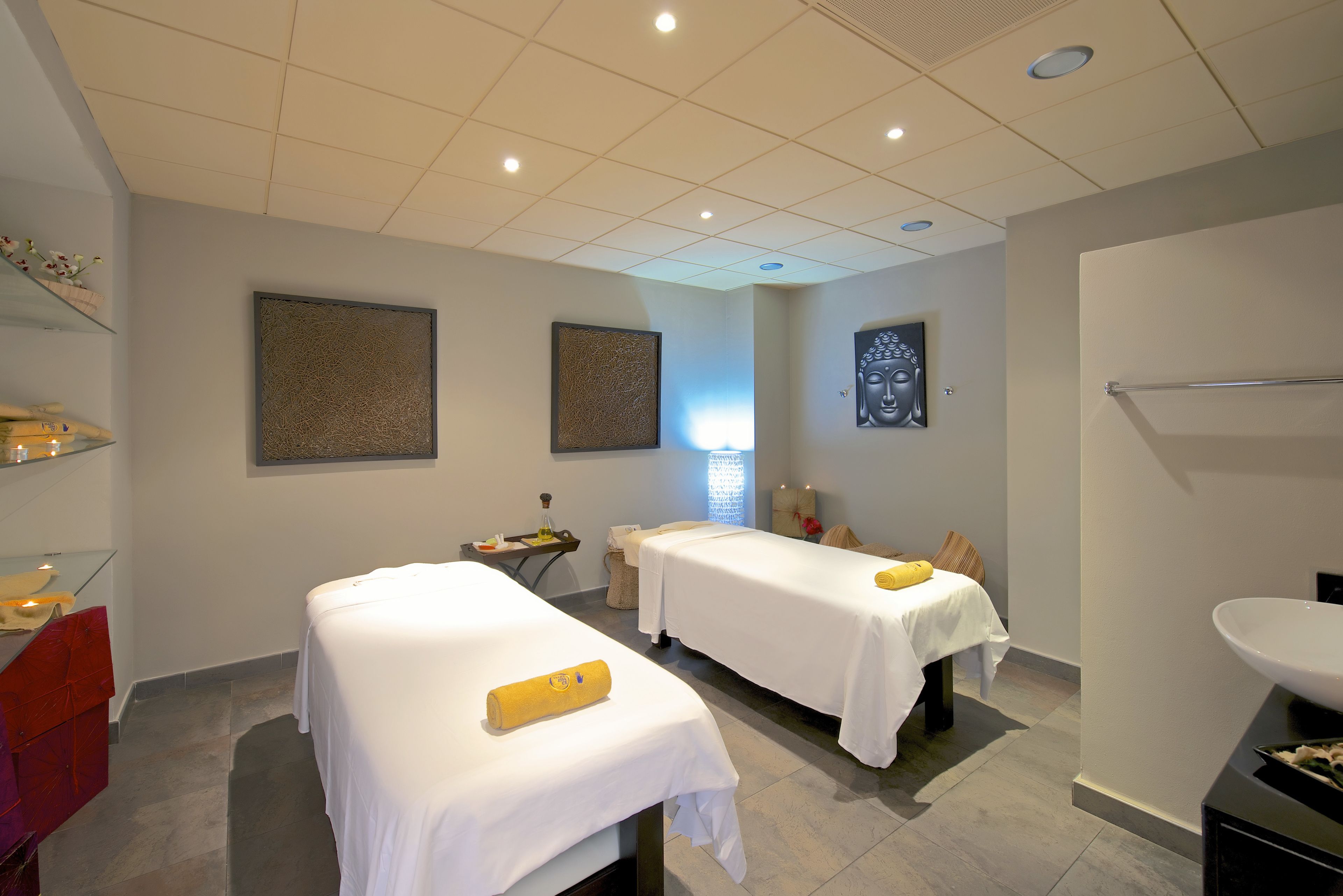 Turkish bath/hammam, body treatments, facials, massage/treatment rooms