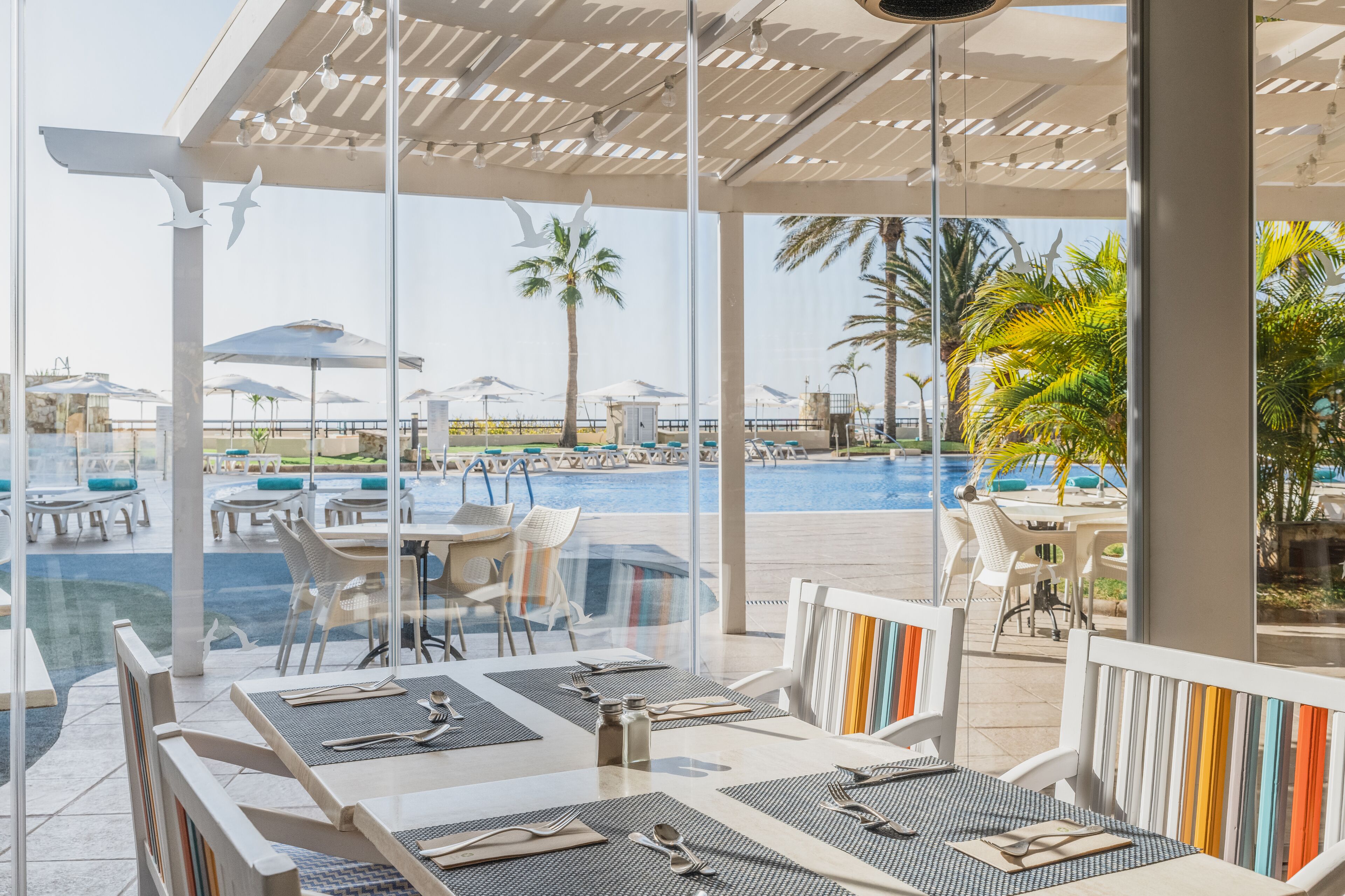 breakfast, lunch and dinner served