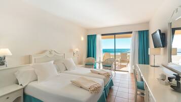 Tweepersoonskamer, uitzicht op zee (Star Prestige) | Luxe beddengoed, een kluis op de kamer, individueel gedecoreerd