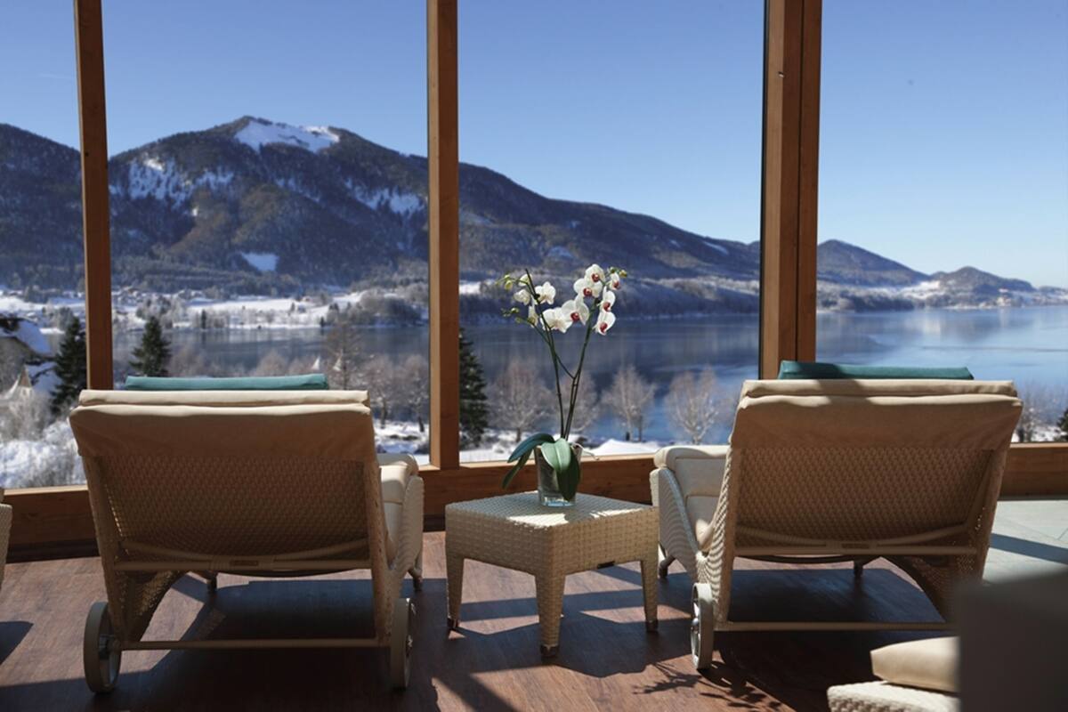 couples treatment room(s), body treatments, deep-tissue massages