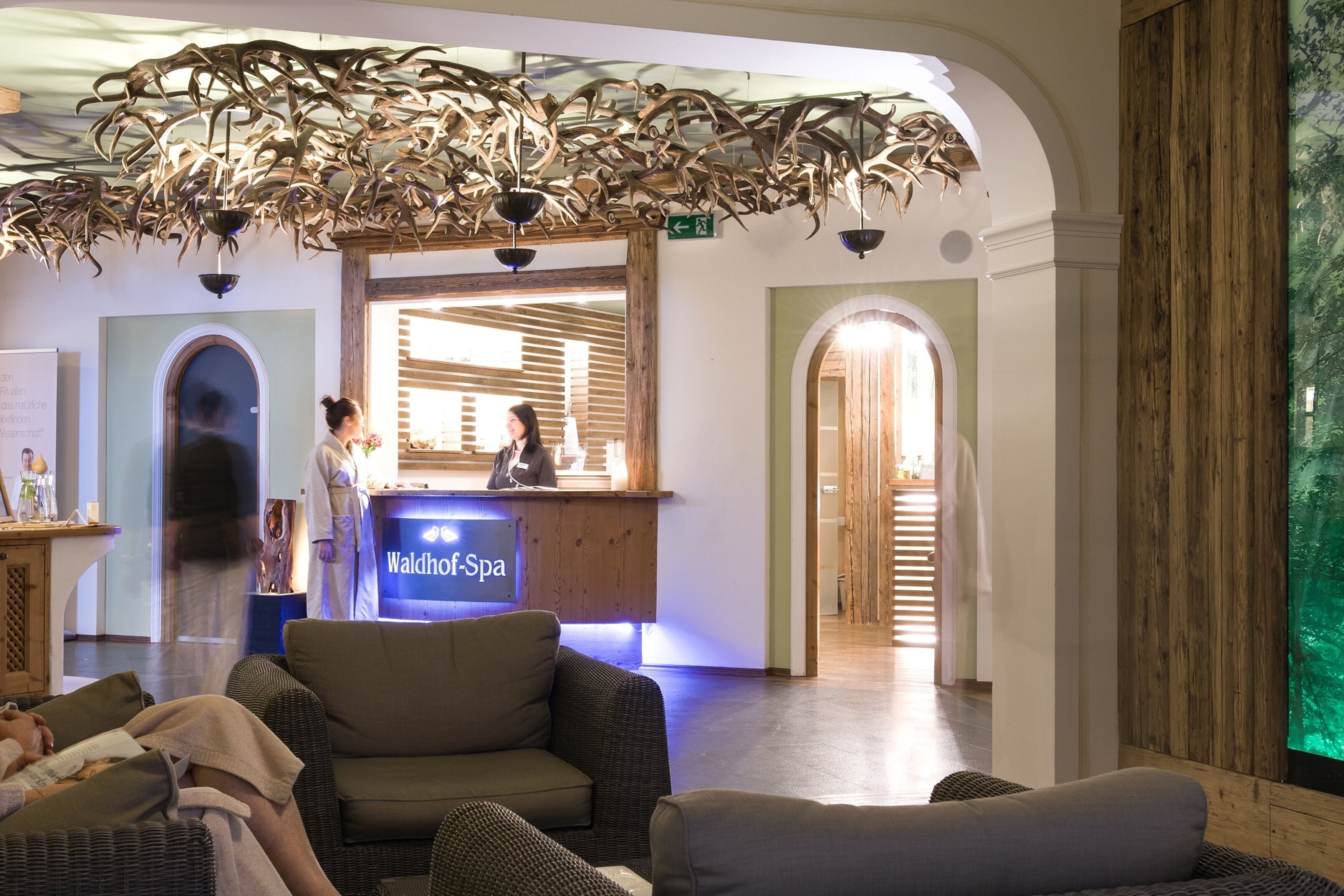 couples treatment room(s), body treatments, deep-tissue massages