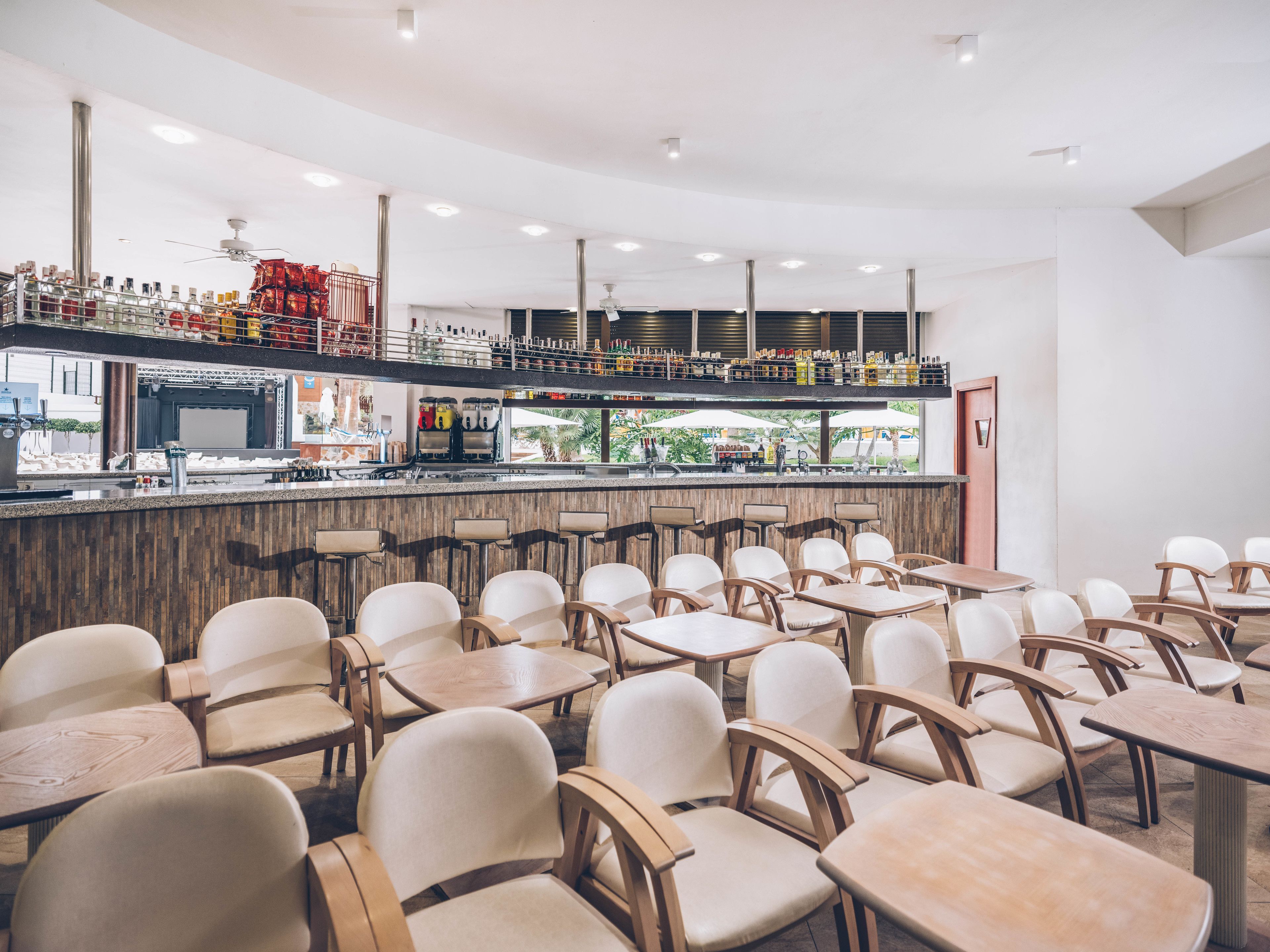 2 bars/lounges, poolside bar