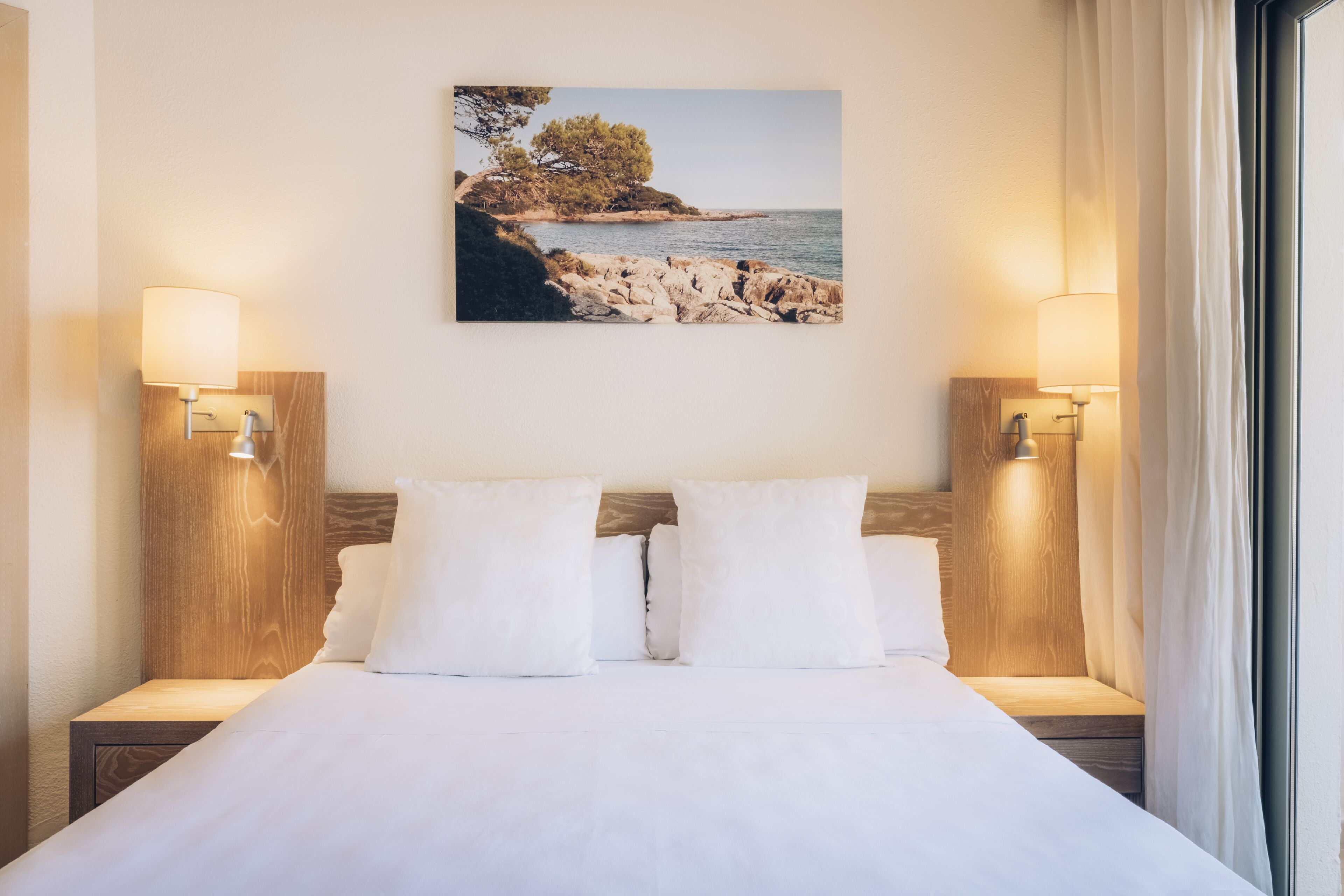 double room, sea view | 1 bedroom, desk, blackout curtains, soundproofing