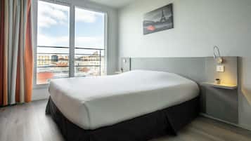 Estudio, cocineta | Escritorio, cortinas blackout, wifi gratis y ropa de cama