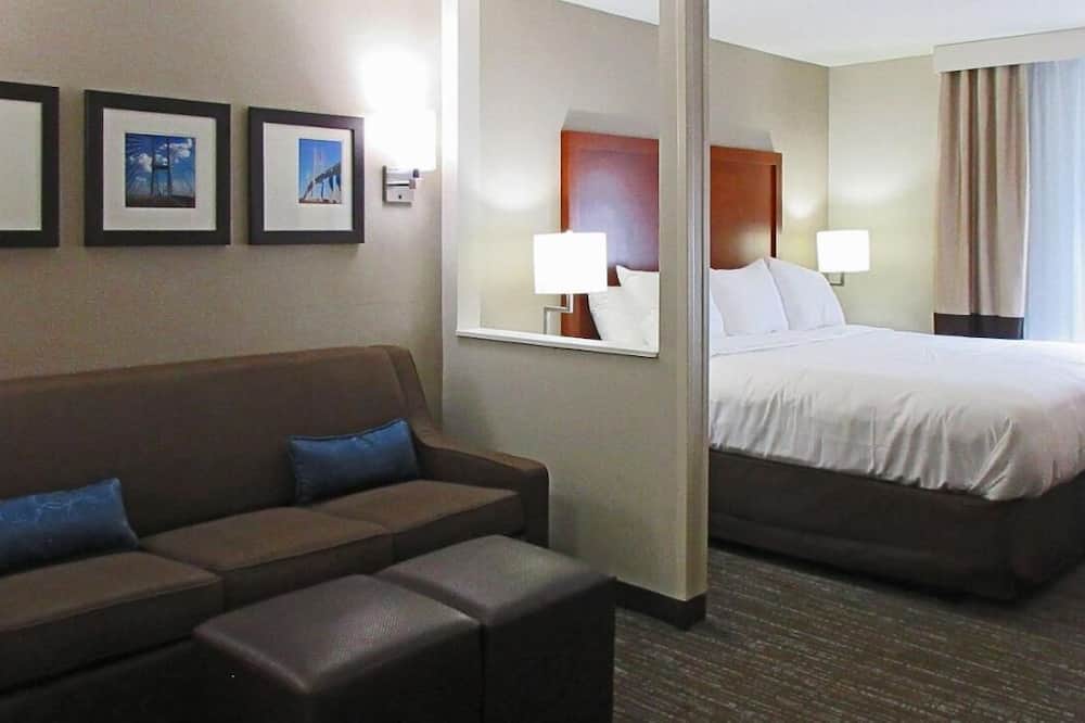 Comfort Inn & Suites Brunswick I-95