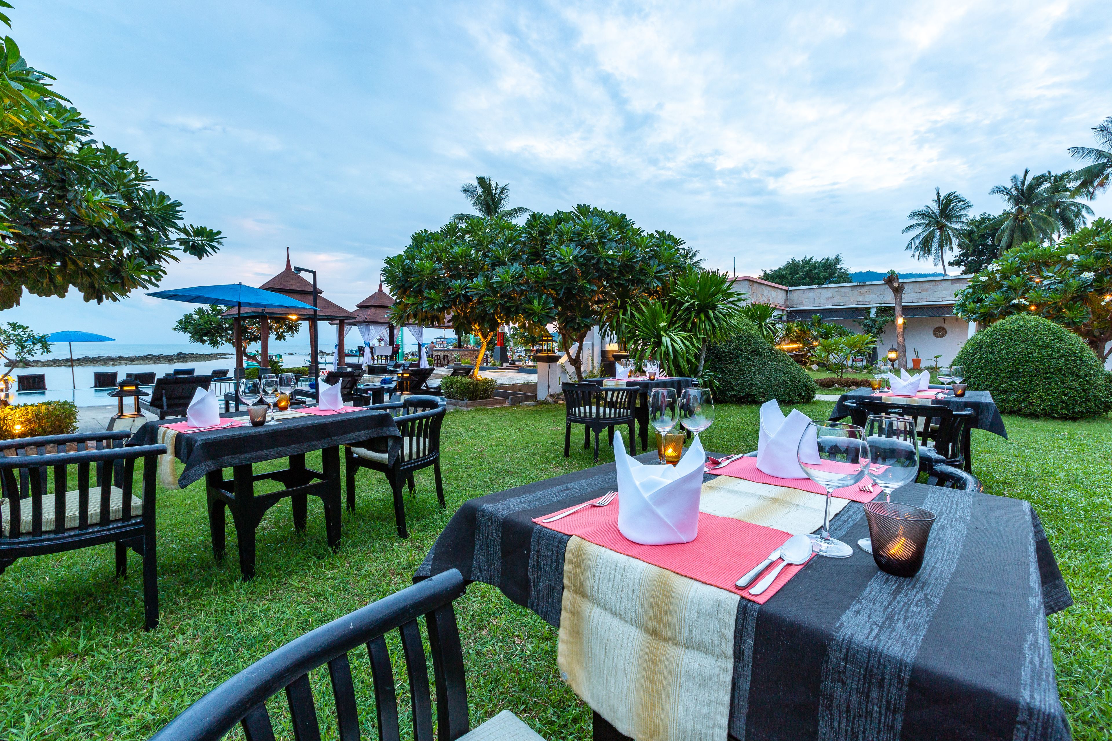 供應早餐、午餐和晚餐，泰國料理，海灘景觀