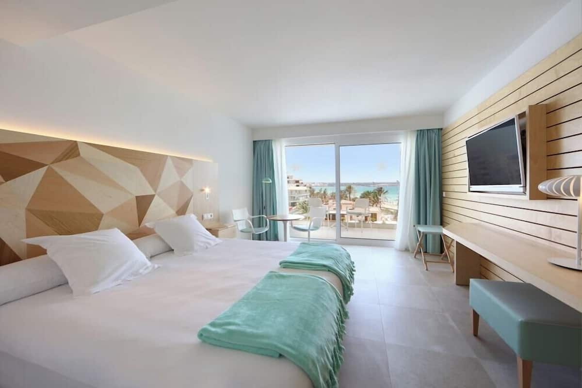 Minibar, coffre-fort, décor unique, ameublement unique