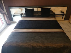 Desk, free WiFi, bed sheets