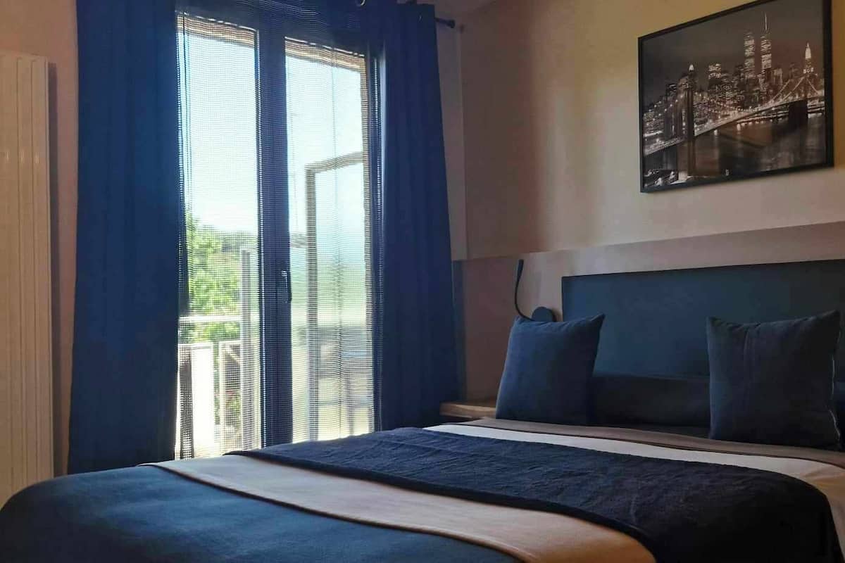 comfort double room, 1 double bed | desk, free wifi, bed sheets