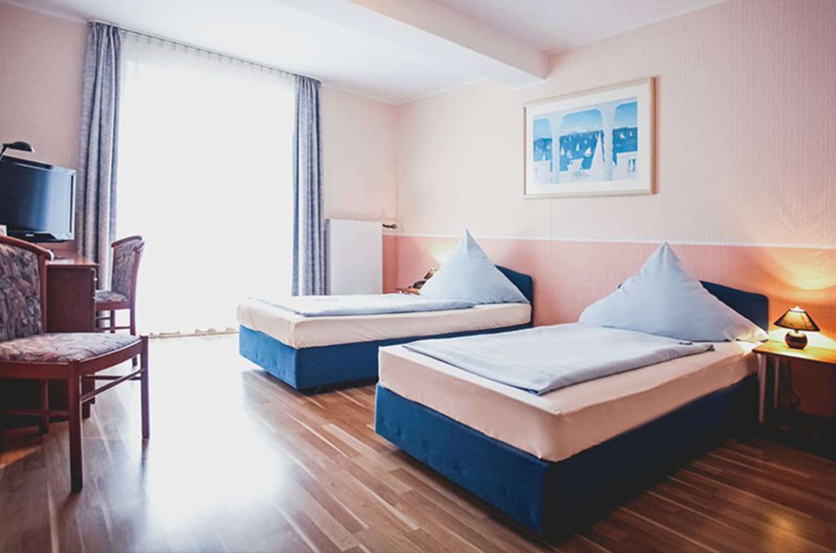 double room, 1 double bed, non smoking | hypo-allergenic bedding, blackout curtains, iron/ironing board