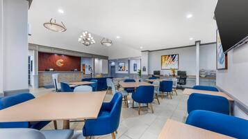 Free daily continental breakfast