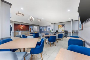 Desayuno continental incluido todos los días 