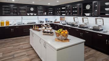 Termasuk sarapan bufet setiap hari