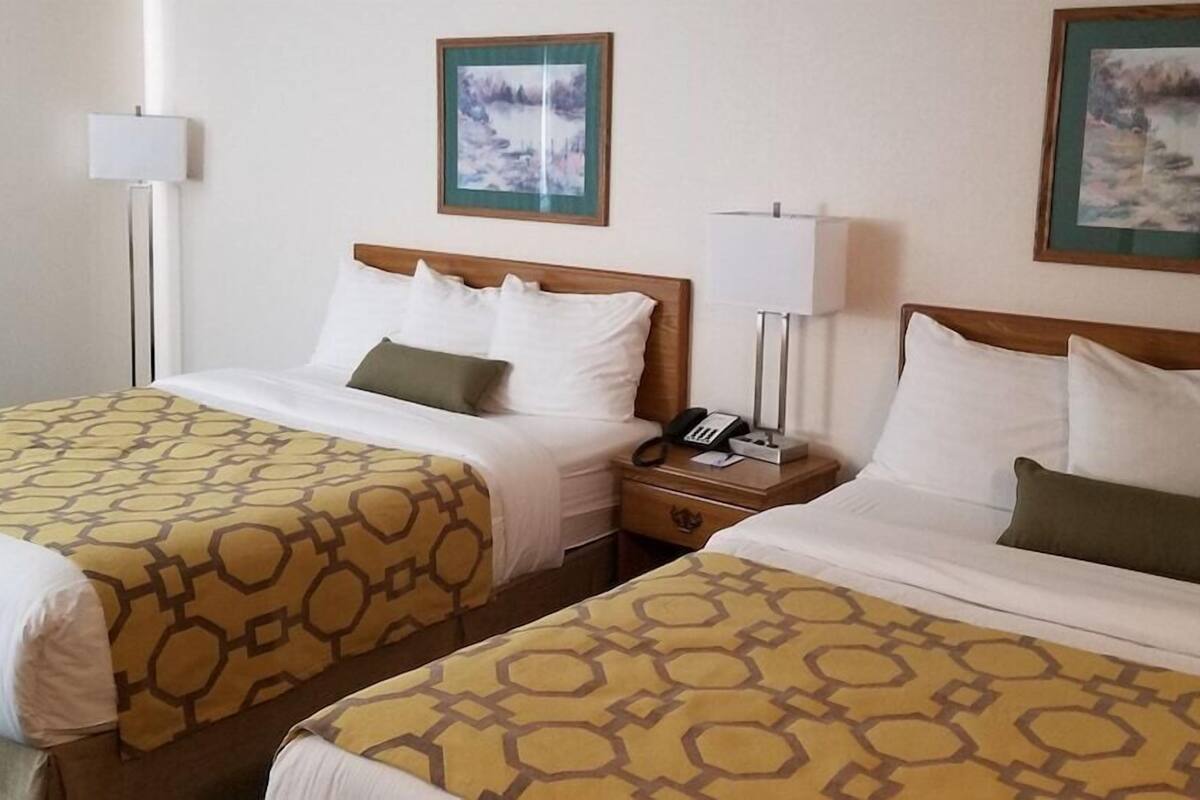 1 bedroom, premium bedding, pillowtop beds, desk