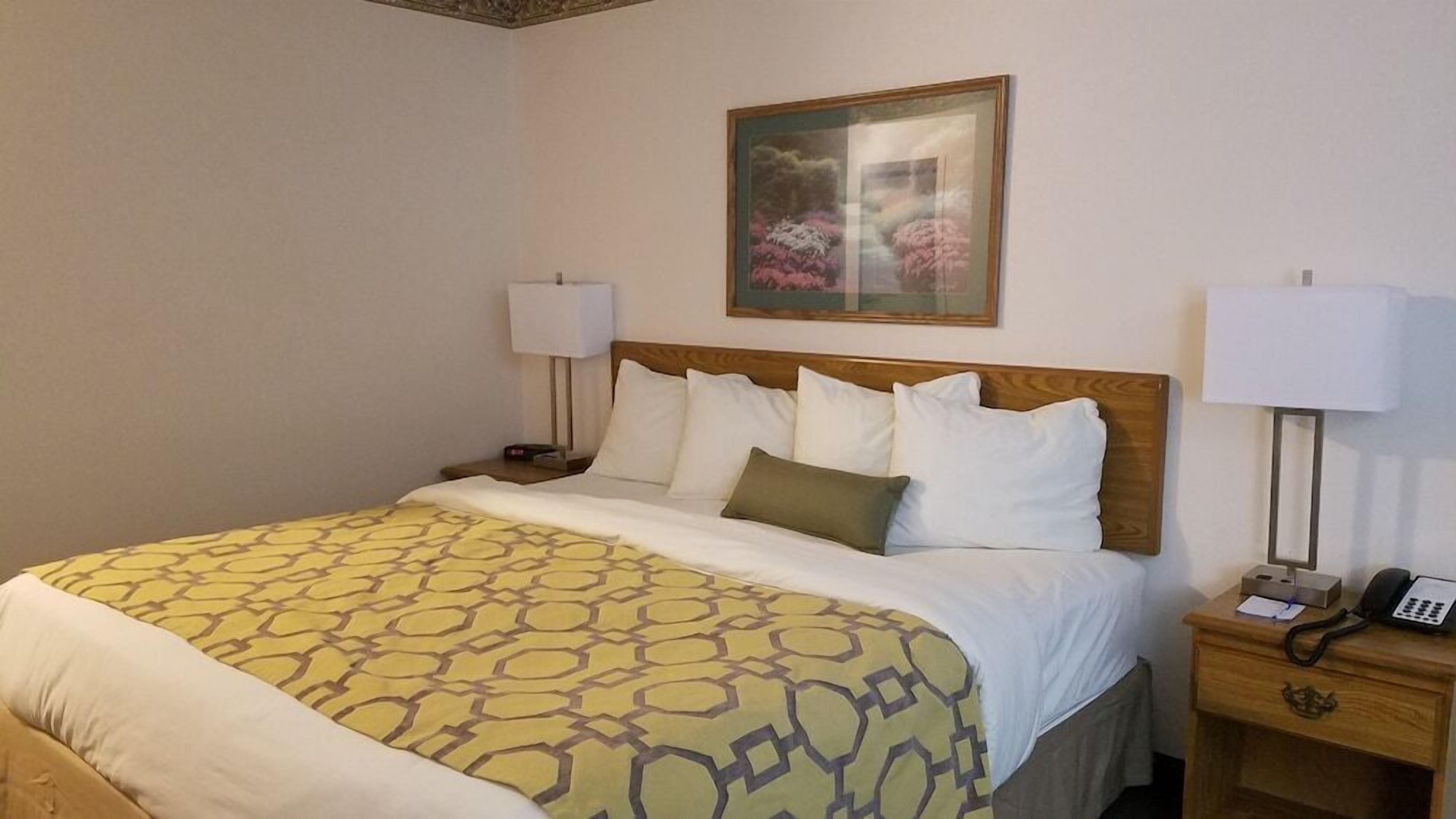 1 chambre, literie de qualité supérieure, surmatelas, bureau