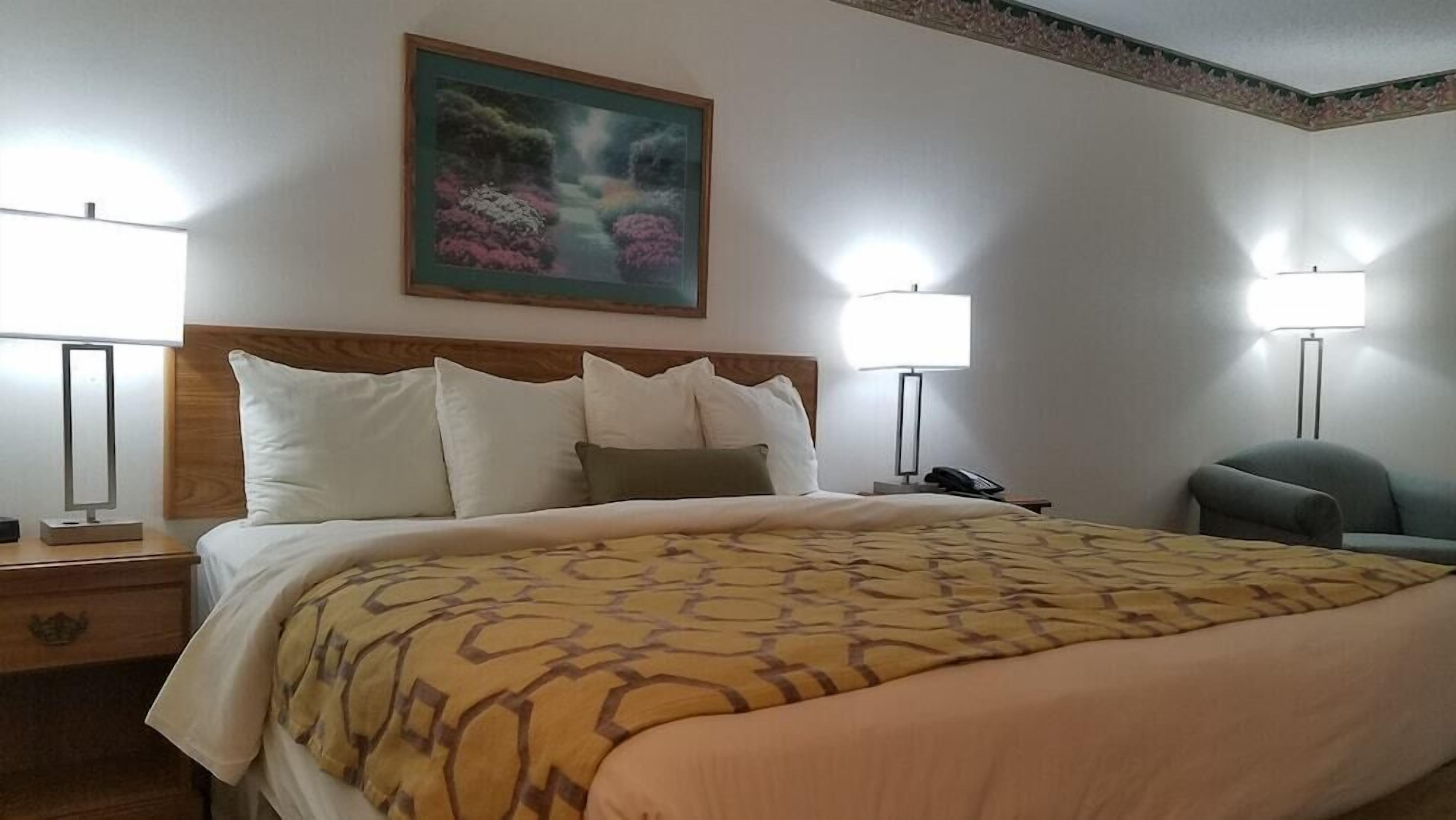 1 chambre, literie de qualité supérieure, surmatelas, bureau