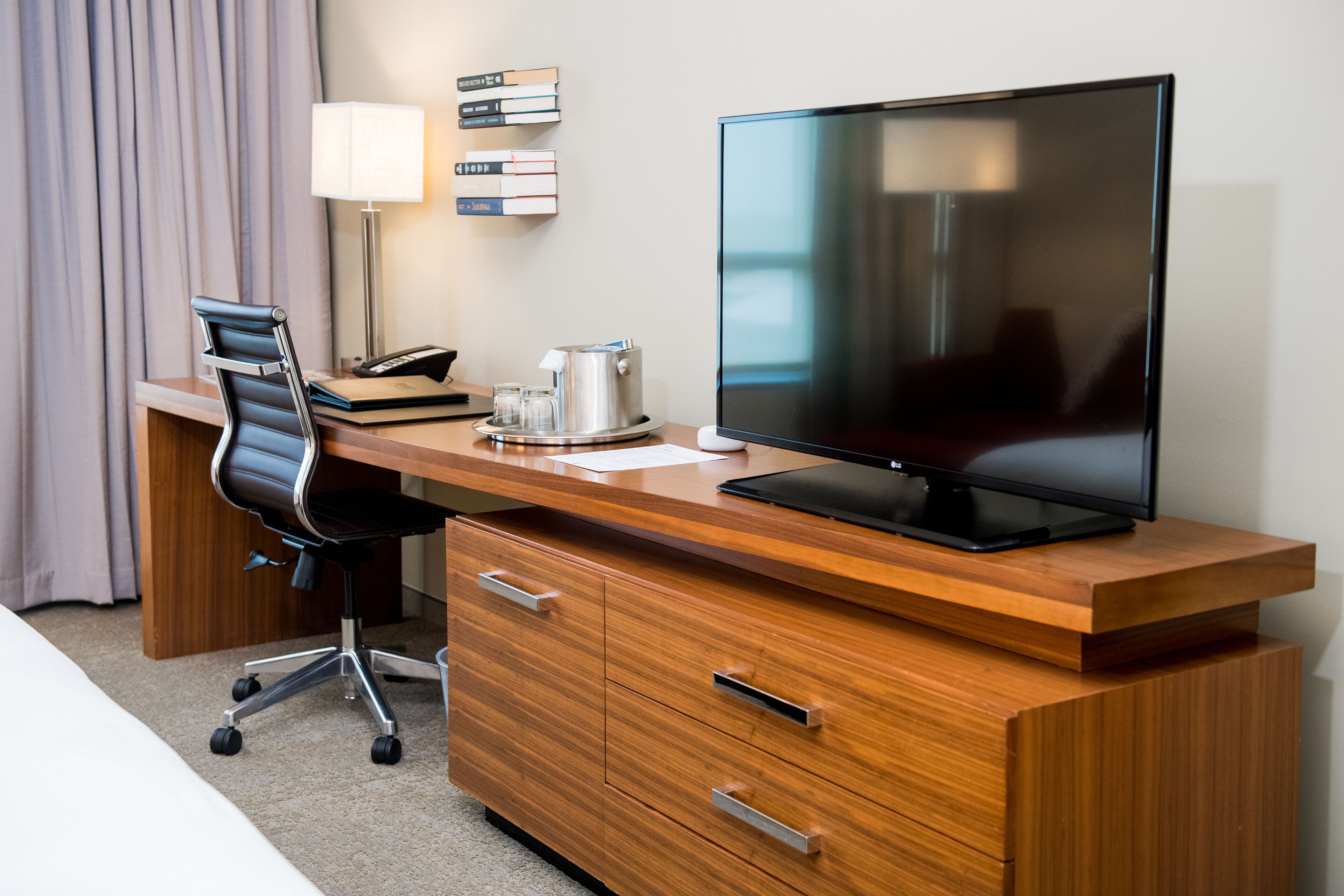 1 bedroom, egyptian cotton sheets, premium bedding, down duvets