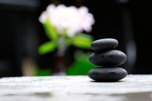 Massages des tissus profonds, 1 salle de soins, massages