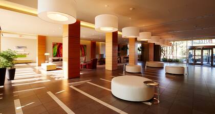 I Hotel And Illinois Conference Center