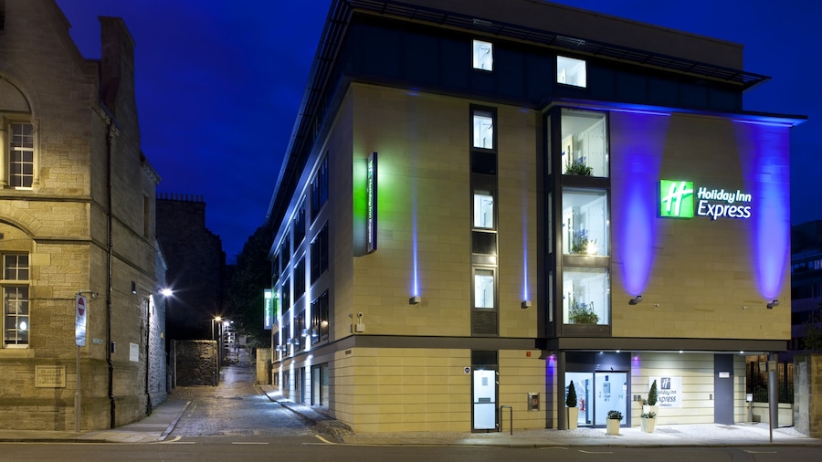 Holiday Inn Express Edinburgh Royal Mile by IHG