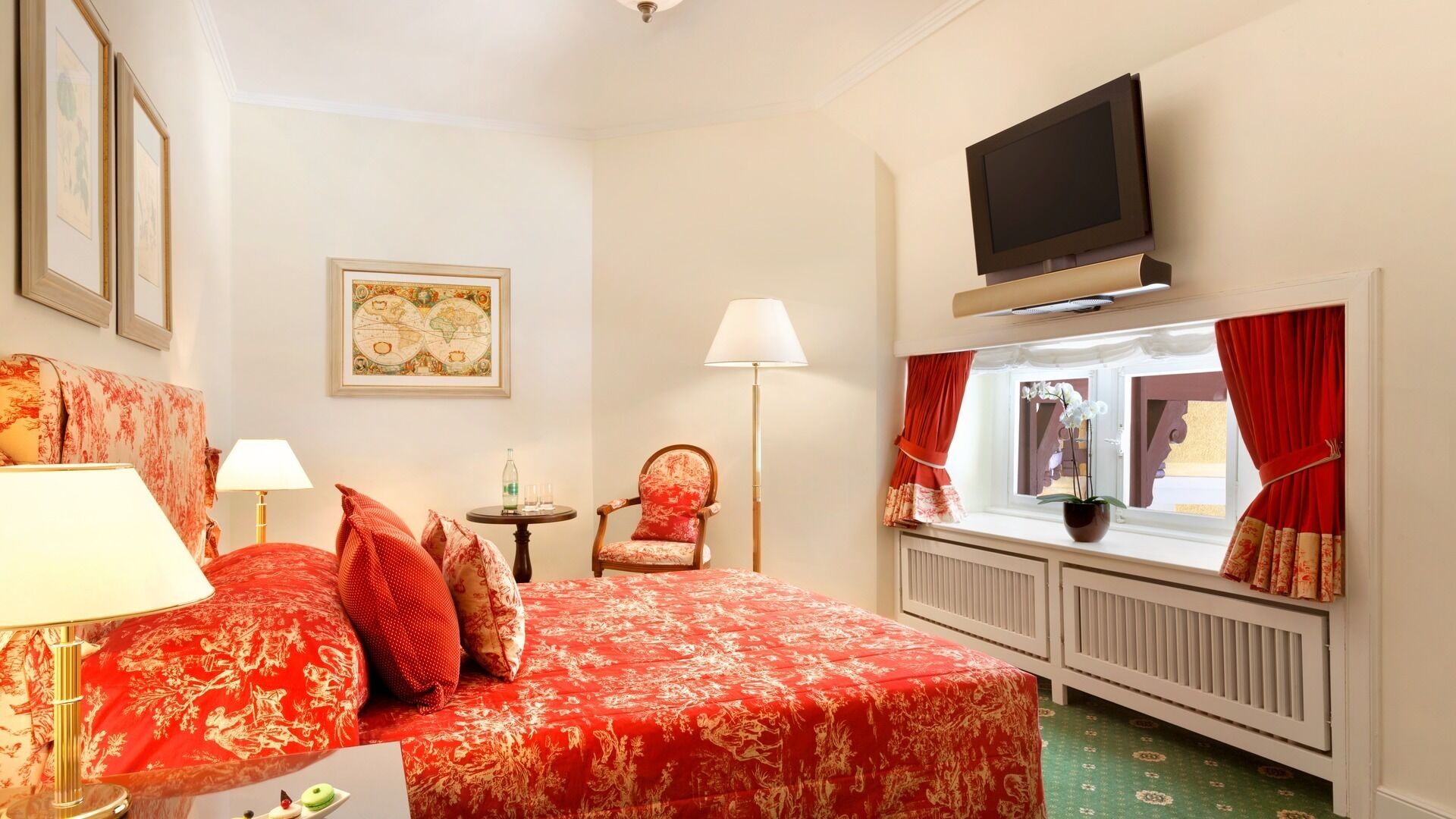 classic room, 1 queen bed, non smoking, garden view | premium bedding, minibar, in-room safe, individually decorated
