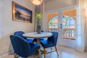 Studio | Repas dans la chambre