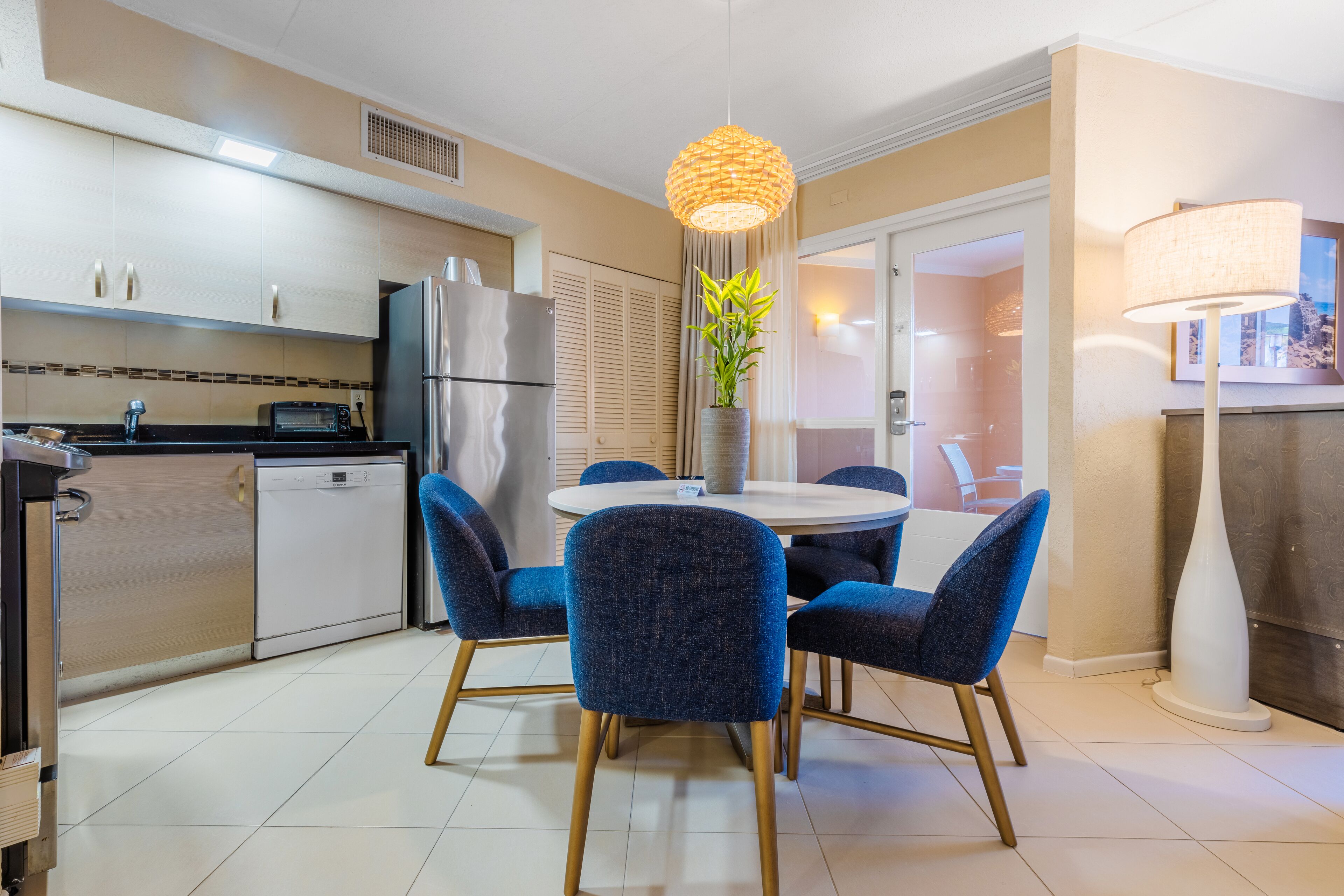 suite, 1 bedroom | private kitchenette | fridge, microwave, coffee/tea maker, blender