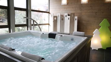 室內 SPA 浴池