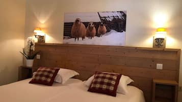 Individually decorated, desk, blackout curtains, soundproofing