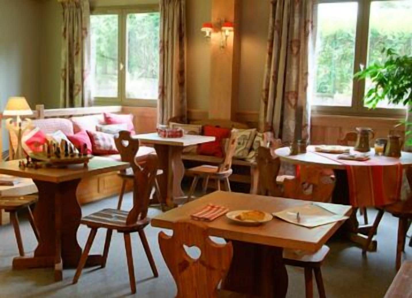 Se sirven desayunos, comidas y cenas 