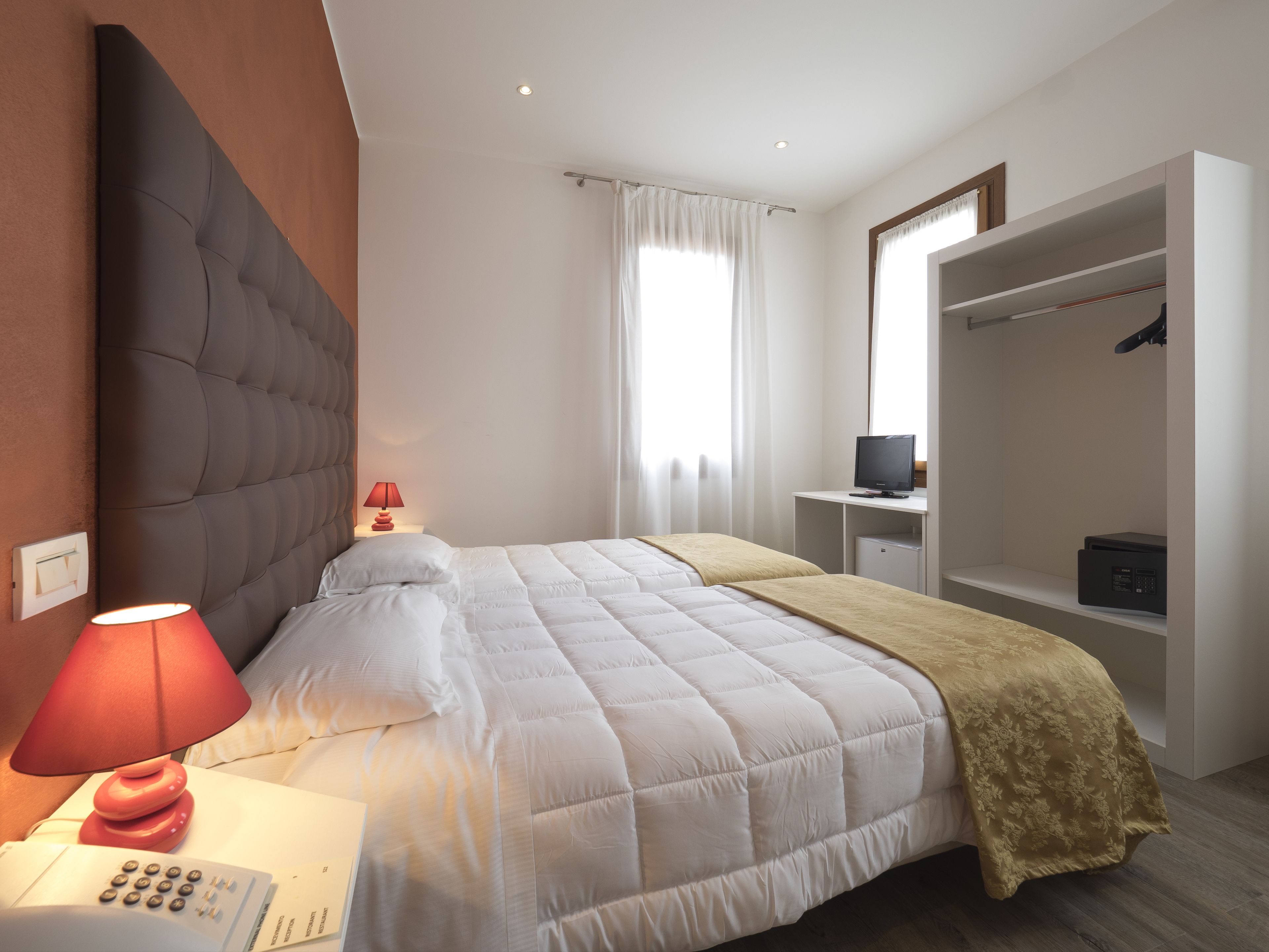 superior double room | 1 bedroom, pillow-top beds, minibar, in-room safe