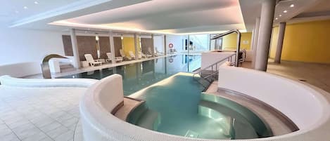 Indoor pool, pool loungers