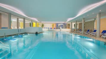 Indoor pool, pool loungers