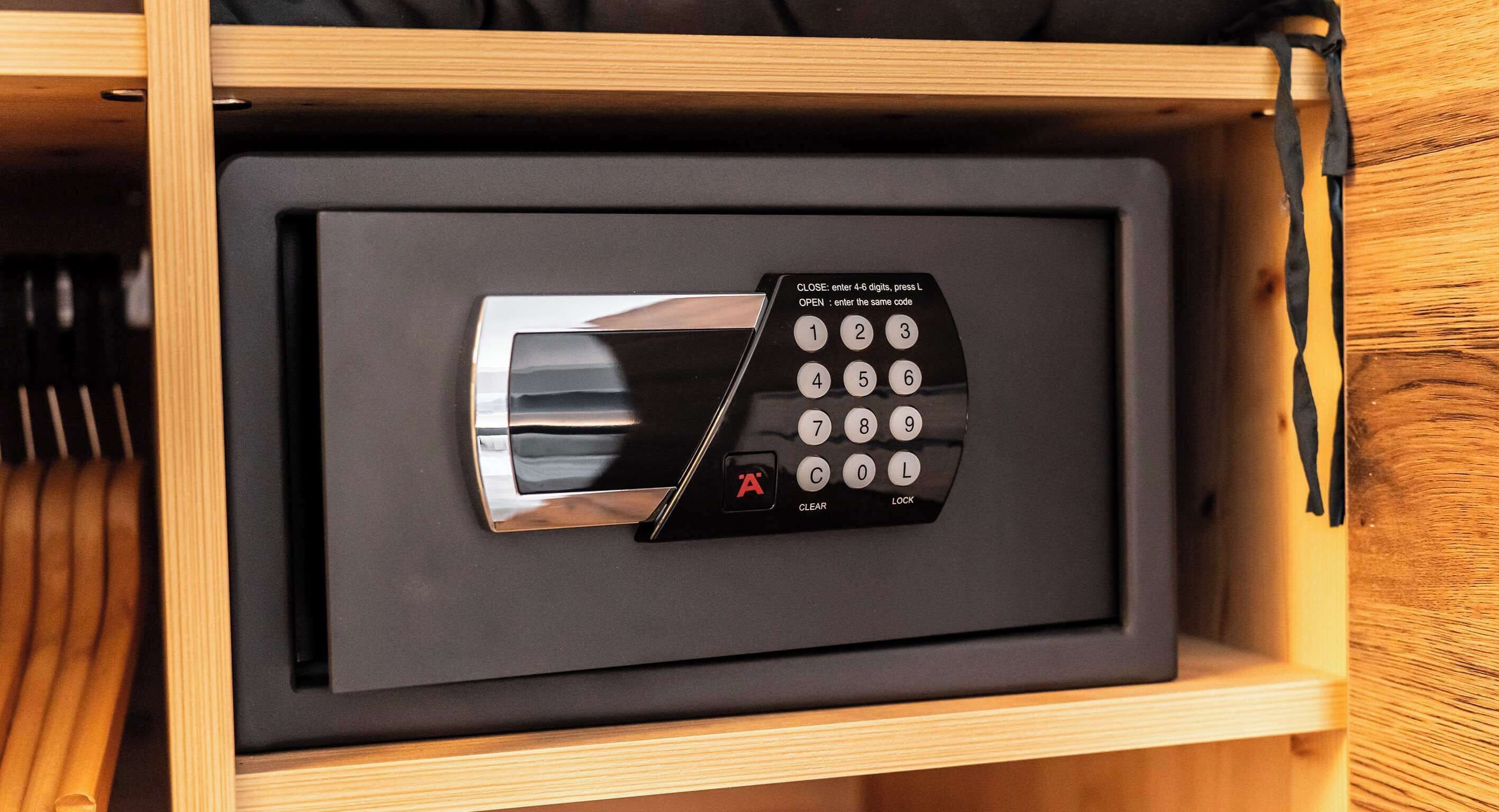 Premium bedding, in-room safe, iron/ironing board, rollaway beds