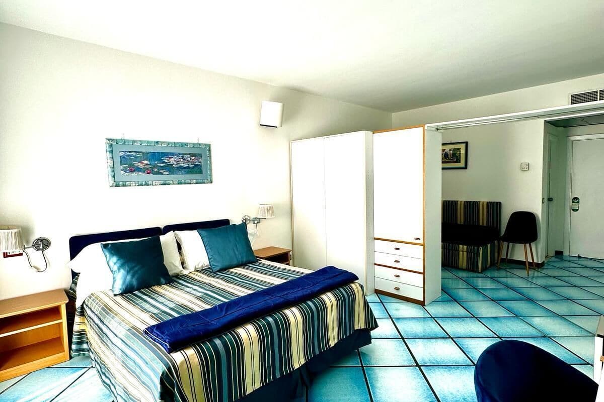 minibar, in-room safe, desk, soundproofing