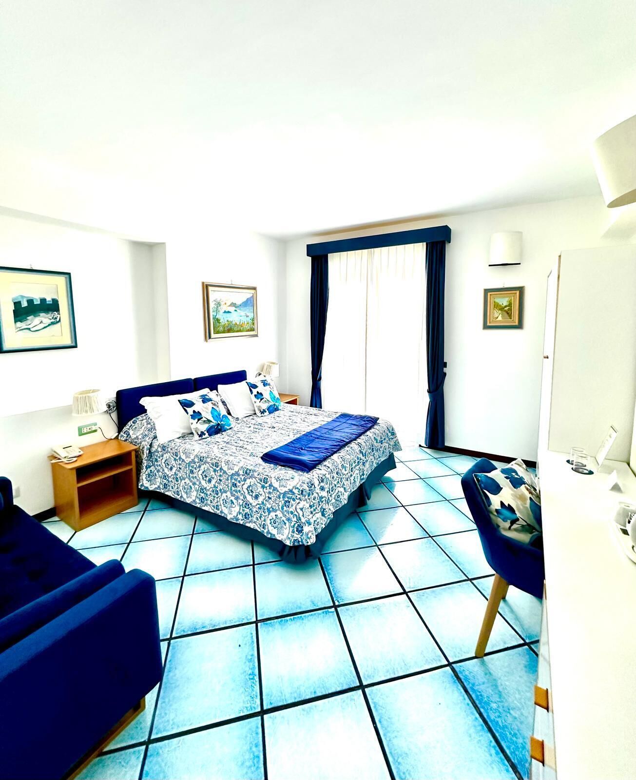 double or twin room, balcony, sea view | minibar, in-room safe, desk, soundproofing