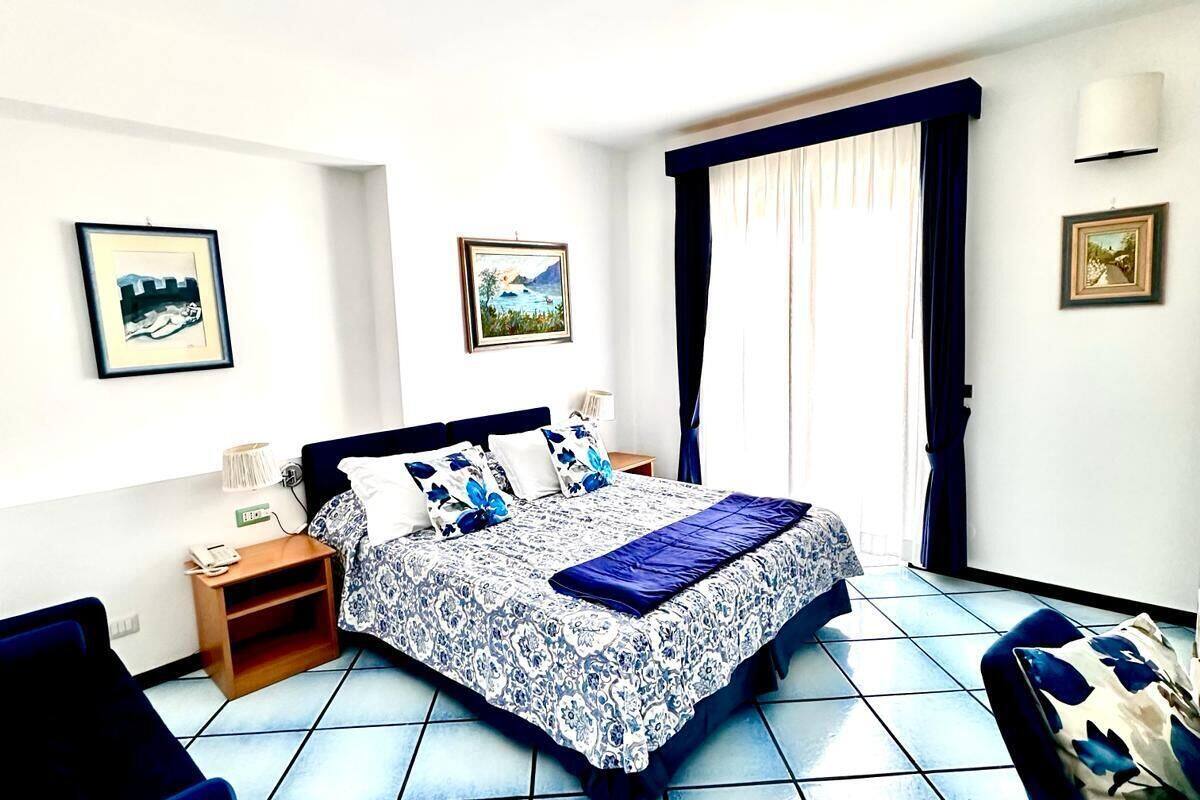double or twin room, balcony, sea view | minibar, in-room safe, desk, soundproofing
