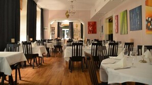 Ảnh chưa phân loại, 2 trong số 23 ảnh, nút