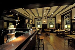 酒吧（  店内）