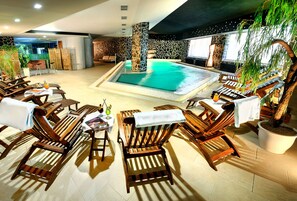 Sauna, poreallas, vartalohoitoja, aromaterapiaa, vartalokääreitä