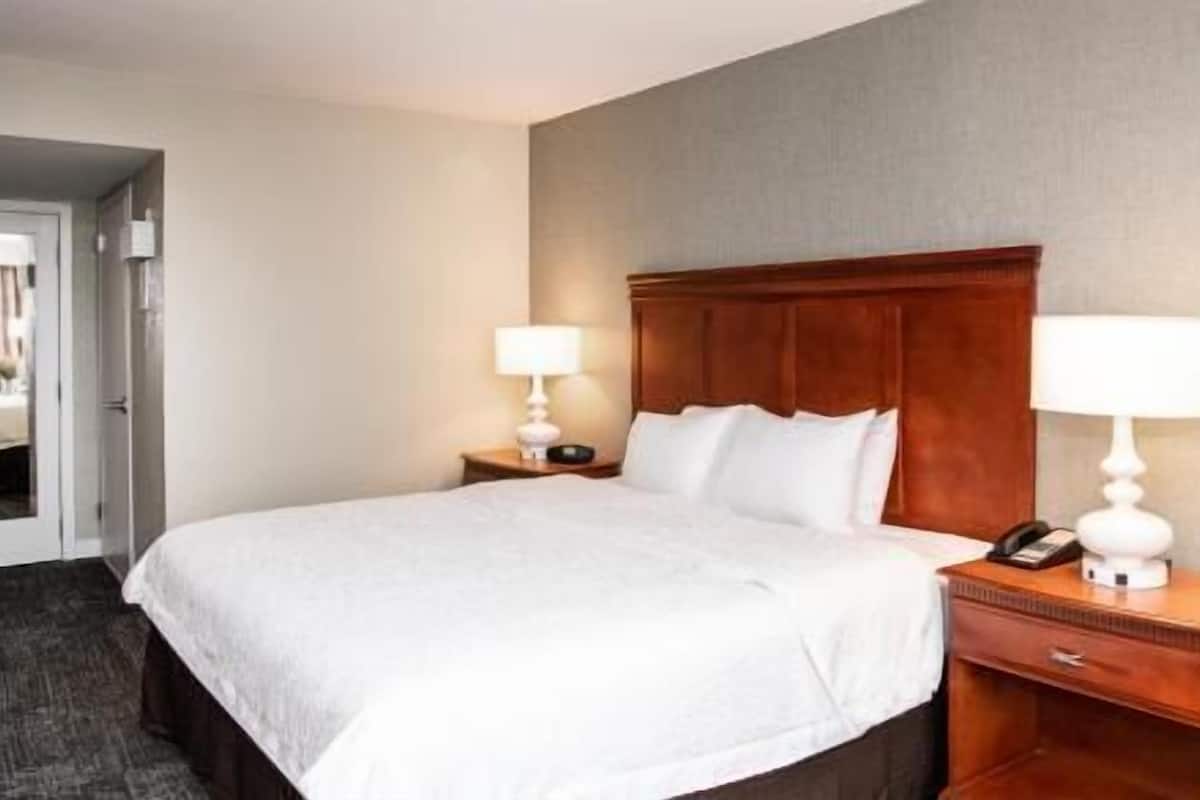 Premium bedding, down comforters, pillowtop beds, in-room safe