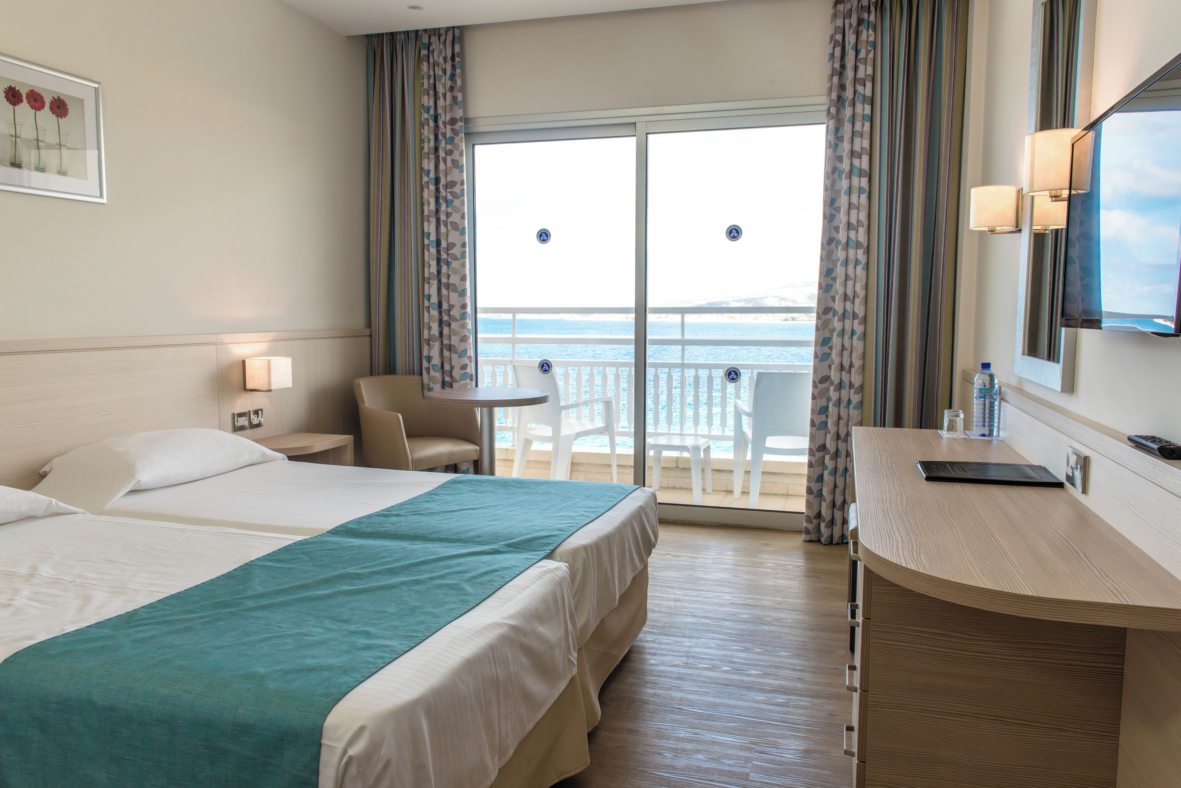 In-room safe, free WiFi, bed sheets