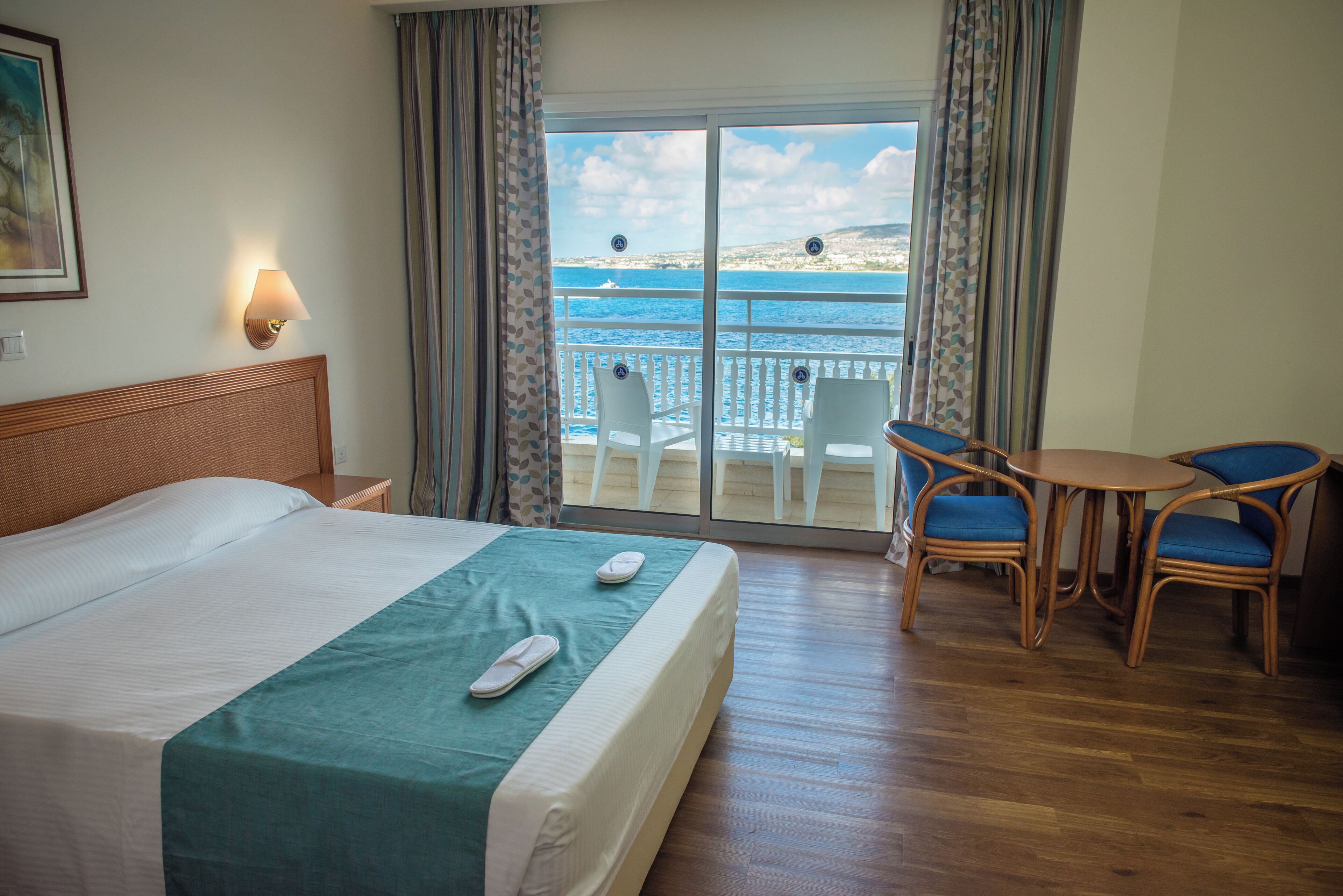 In-room safe, free WiFi, bed sheets