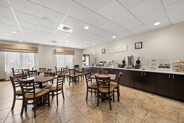 Free daily continental breakfast