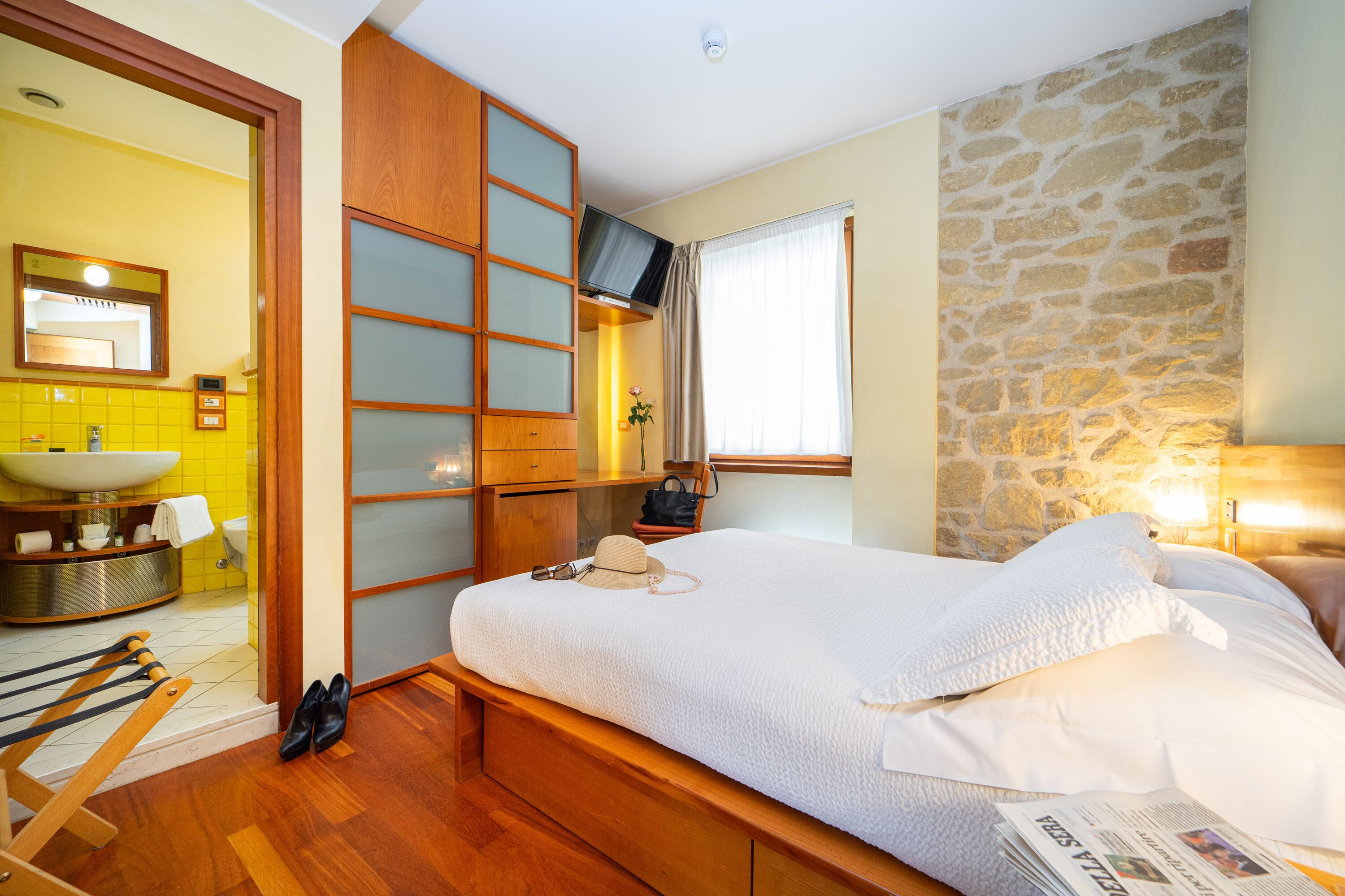 classic double room | 1 bedroom, premium bedding, down duvets, minibar