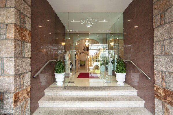 Interior entrance - The Savoy Jersey (St. Helier)